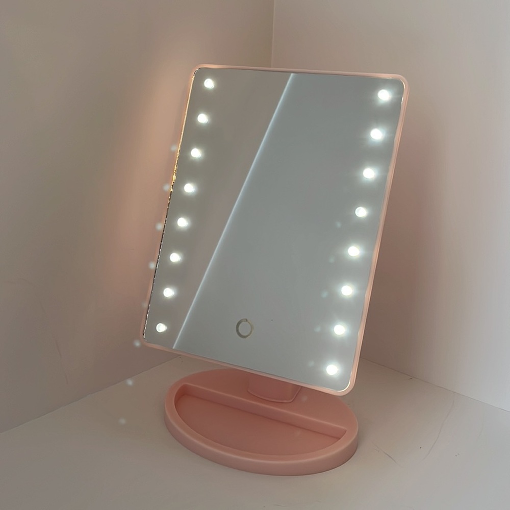 KENSIE Illuminating Vanity Mirror